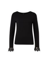 Bild von Langarmshirt mit Spitzendetails