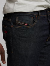 Bild von Jeans im Tapered Fit 2005 D-FINING