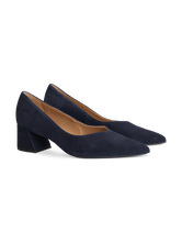 Bild von Pumps aus Veloursleder