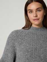 Bild von Pullover mit Stehkragen