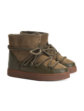 Bild von Boots aus Lammfell