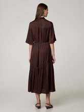 Image sur Robe mi-longue en satin