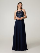 Bild von Abendkleid mit Spitze