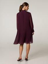 Bild von Midikleid mit Plissee