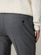 Image sur Chino à coupe classique