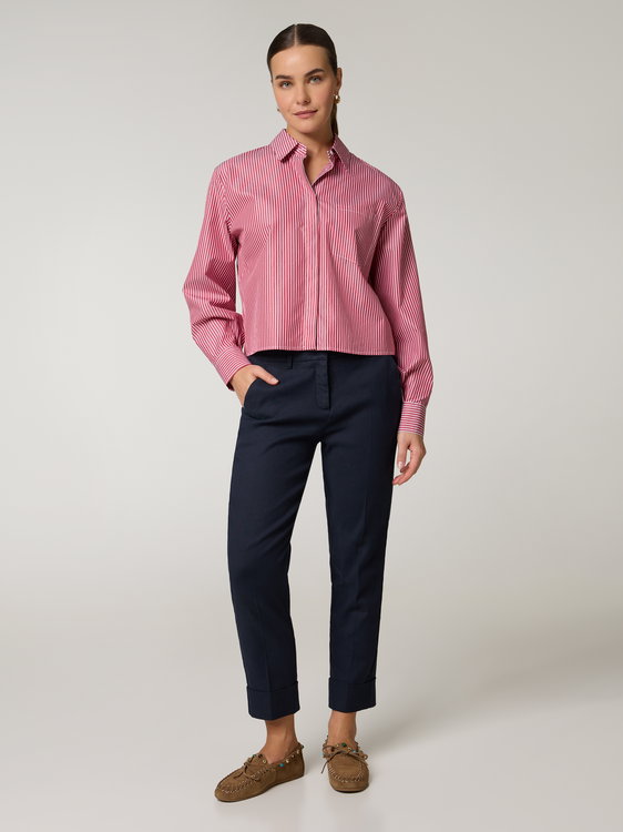 Bild von Chino mit Leinen KRYSTAL