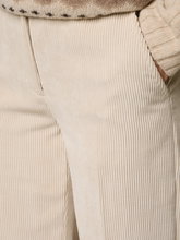 Bild von Cordhose mit weitem Bein