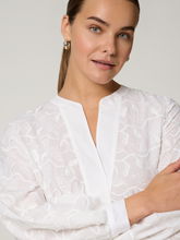 Bild von Bluse mit Stickerei