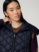 Bild von Steppgilet mit Filzdetails