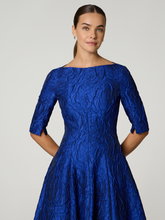 Image sur Robe de soirée en jacquard