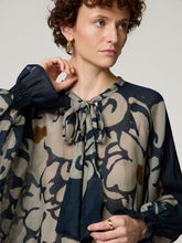 Bild von Bluse mit Allover-Print