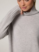 Image sur Pull en maille à col montant