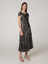 Bild von Cocktailkleid mit Pailletten