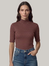 Image sur T-shirt à col montant