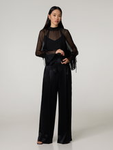 Bild von Satinhose mit weitem Bein