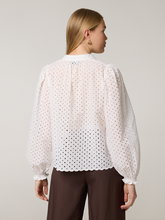 Bild von Bluse mit Lochstickerei
