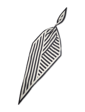 Bild von Tuch aus Seidenmix