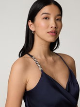 Image sur Robe de cocktail avec une longue fente