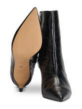 Bild von Stiefelette mit Krokoprägung