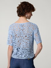 Image sur T-shirt effet crochet
