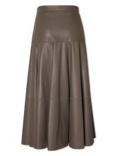Image sur Jupe en cuir SESOLA