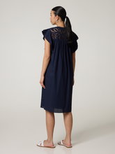 Bild von Minikleid mit Lochstickerei