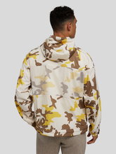 Bild von Jacke mit Camouflage-Print