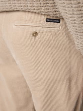 Bild von Hose aus Cord im Tapered Fit