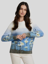 Bild von Pullover mit Blumen-Motiv