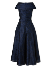 Image sur Robe de soirée en jacquard