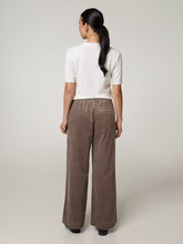 Bild von Hose mit weitem Bein aus Cord