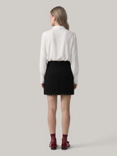 Image sur Mini-jupe en bouclé Minijupe aus Bouclée IBLSALUTE