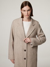 Bild von Wollmantel mit Muster