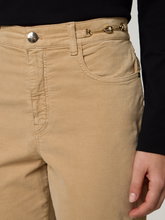 Image sur Pantalon à la coupe féminine