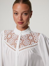 Image sur Blouse avec dentelle LADY