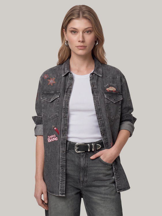 Image sur Chemise en jean brodée