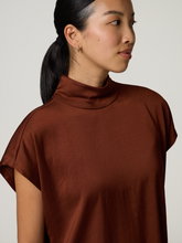 Bild von Blusenshirt aus Satin ALARIA