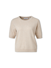 Bild von Strickpullover mit Wolle