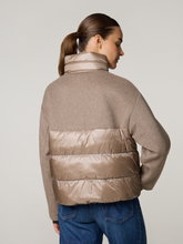 Bild von Wolljacke mit Steppeinsatz