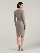 Bild von Cocktailkleid mit Pailletten