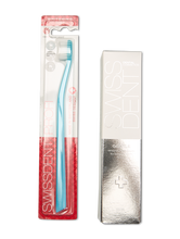 Bild von Swissdent feat. Maison Mollerus Travel Set