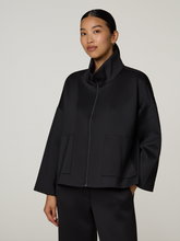 Image sur Veste à la coupe carrée
