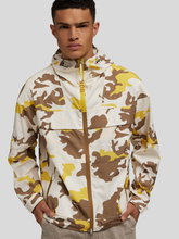 Bild von Jacke mit Camouflage-Print