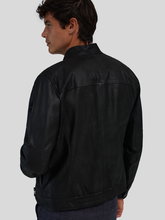 Bild von Lederjacke mit Stehkragen