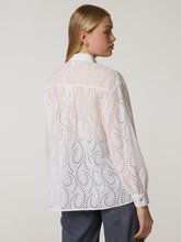 Image sur Blouse avec broderie ajourée