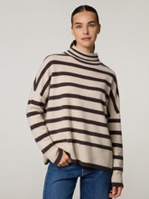Bild von Stehkragenpullover aus Wolle