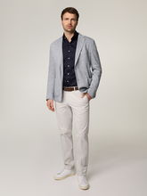 Bild von Veston mit Leinen