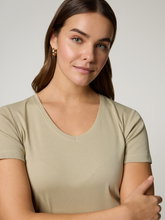 Image sur T-shirt à col en V