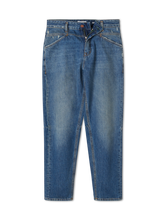 Image sur Jean avec couture décorative