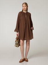 Bild von Minikleid mit Volant-Ärmeln